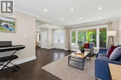 365 Cosburn Crescent Burlington ON L7L 2W5