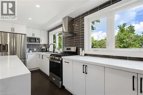 365 Cosburn Crescent Burlington ON L7L 2W5