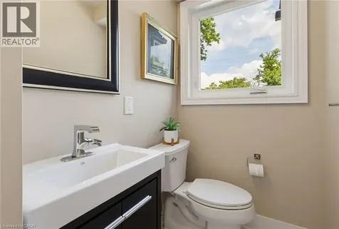 365 Cosburn Crescent Burlington ON L7L 2W5