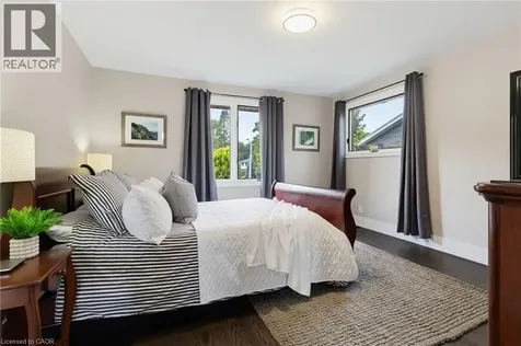 365 Cosburn Crescent Burlington ON L7L 2W5