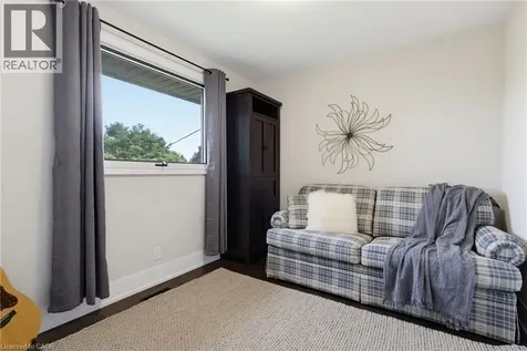 365 Cosburn Crescent Burlington ON L7L 2W5