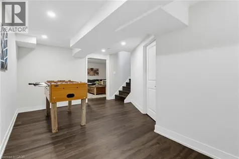 365 Cosburn Crescent Burlington ON L7L 2W5