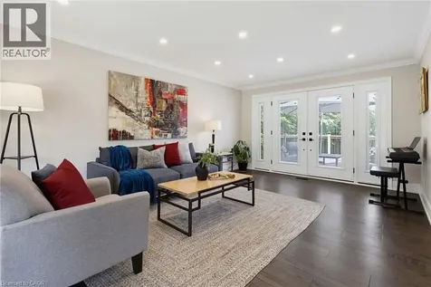 365 Cosburn Crescent Burlington ON L7L 2W5