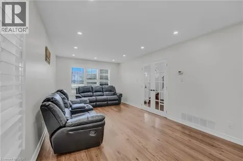191 Stirling Macgregor Drive Cambridge ON N1S 4Z8