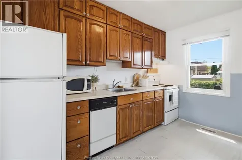 1677 Norman Road Windsor ON N8Y 4N6