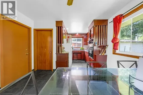 71 Danforth Avenue Leamington ON N8H 2P8