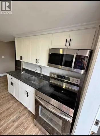 1175 Wyandotte Street East Windsor ON N9A 3K4