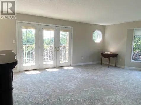 216C Plains Road West Road West Burlington (bayview) ON L7T 4L1