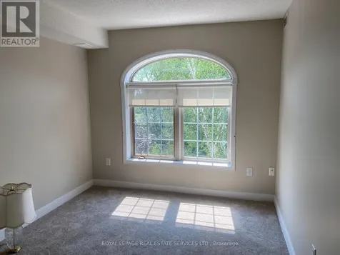216C Plains Road West Road West Burlington (bayview) ON L7T 4L1