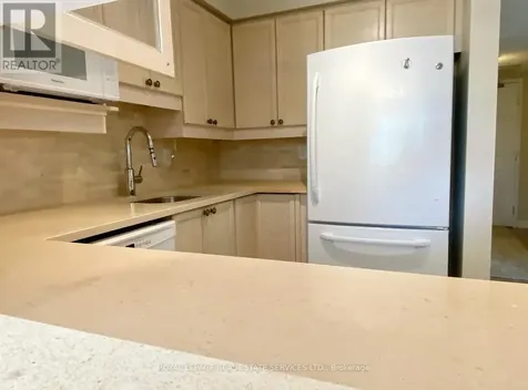 216C Plains Road West Road West Burlington (bayview) ON L7T 4L1
