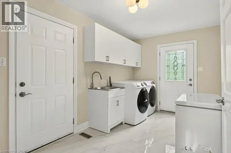 3 Lovers Lane Ancaster ON L9G 1G4