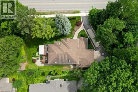 3 Lovers Lane Ancaster ON L9G 1G4