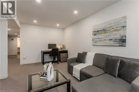 23 Annapolis Way Hamilton ON L8W 3L1