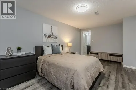 23 Annapolis Way Hamilton ON L8W 3L1