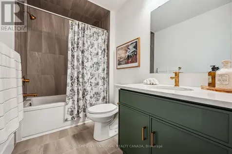629 Anton Crescent Kitchener ON N2R 0T8