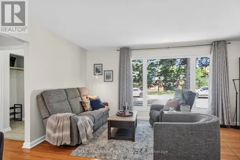 2670 Iris Street Ottawa ON K2C 1E5