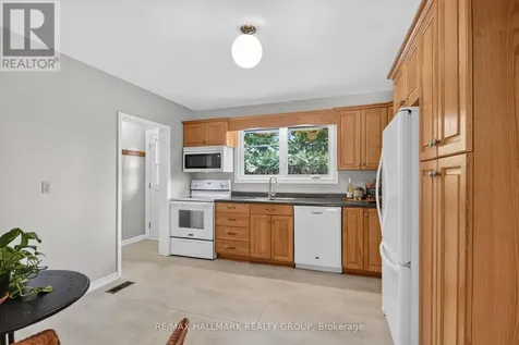 2670 Iris Street Ottawa ON K2C 1E5