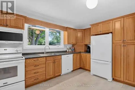 2670 Iris Street Ottawa ON K2C 1E5