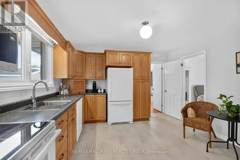 2670 Iris Street Ottawa ON K2C 1E5