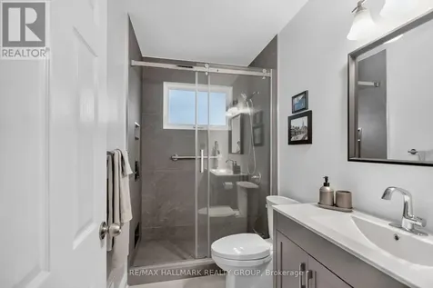2670 Iris Street Ottawa ON K2C 1E5