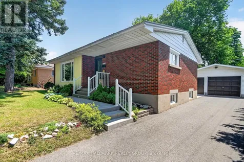 2670 Iris Street Ottawa ON K2C 1E5