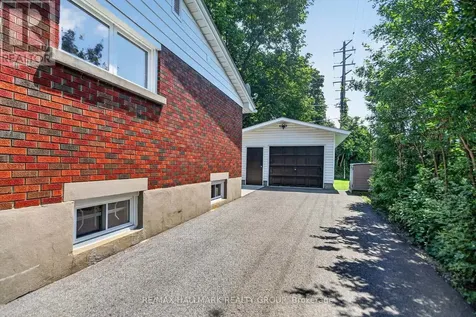 2670 Iris Street Ottawa ON K2C 1E5