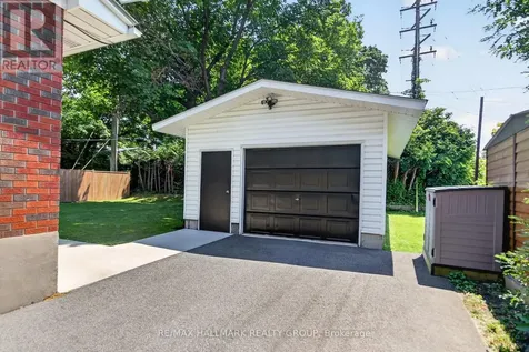 2670 Iris Street Ottawa ON K2C 1E5