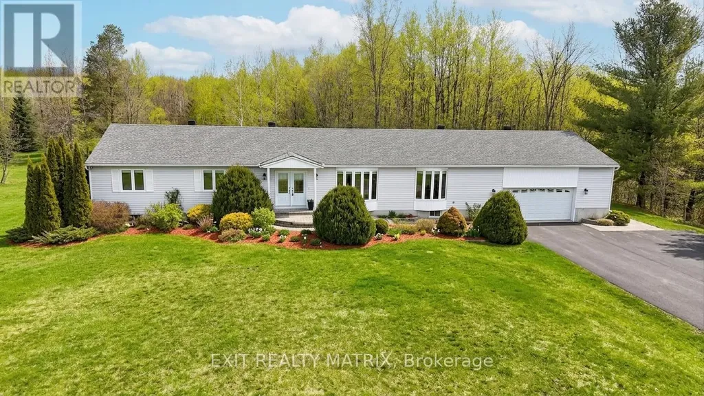 8329 Rodney Farm Drive Ottawa ON K0A 2P0