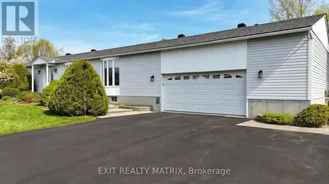 8329 Rodney Farm Drive Ottawa ON K0A 2P0