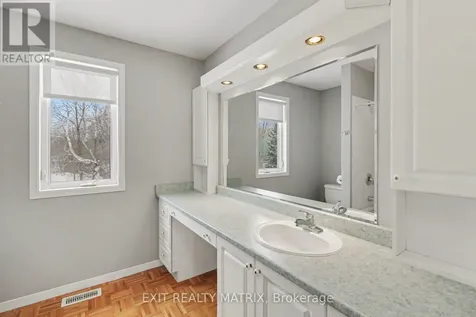 8329 Rodney Farm Drive Ottawa ON K0A 2P0