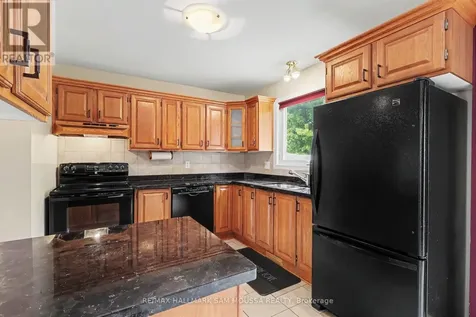 1475 Deavy Way Ottawa ON K1E 2W7
