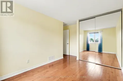 1475 Deavy Way Ottawa ON K1E 2W7