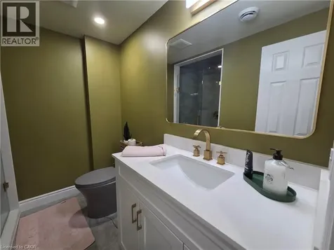 709 Windflower Crescent Kitchener ON N2E 4B3