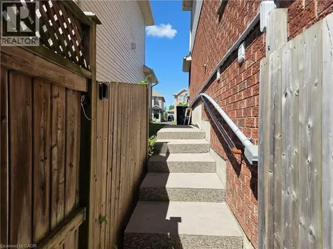 709 Windflower Crescent Kitchener ON N2E 4B3