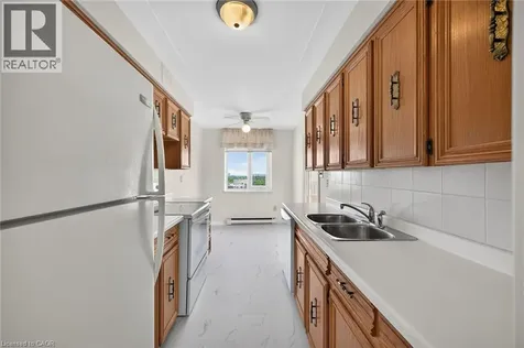 40 Harrisford Street Hamilton ON L8K 6N1