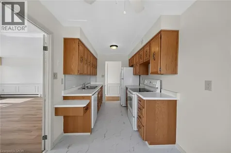 40 Harrisford Street Hamilton ON L8K 6N1