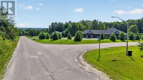 80 Copeland Creek Drive Tiny ON L9M 0M2