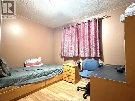 1566 Curry Avenue Windsor ON N9B 3P1