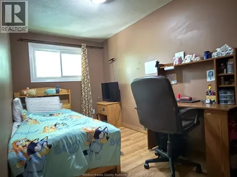 1566 Curry Avenue Windsor ON N9B 3P1