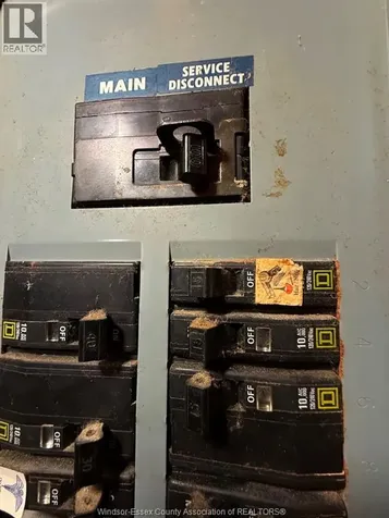 1566 Curry Avenue Windsor ON N9B 3P1