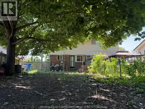 1566 Curry Avenue Windsor ON N9B 3P1