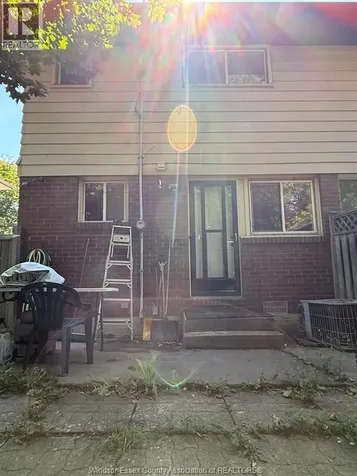 1566 Curry Avenue Windsor ON N9B 3P1