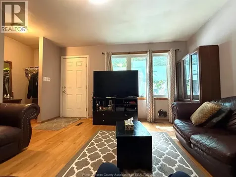 1566 Curry Avenue Windsor ON N9B 3P1