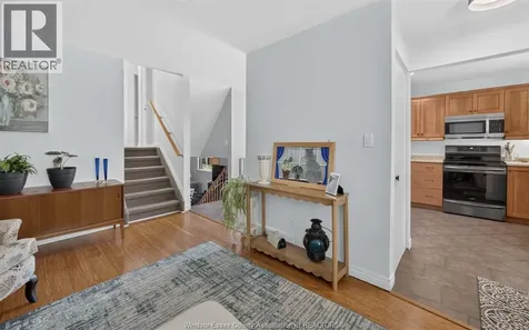 2509 Ellrose Windsor ON N8W 5E8