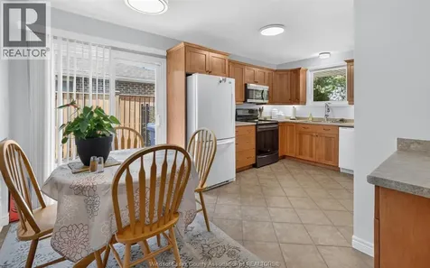 2509 Ellrose Windsor ON N8W 5E8