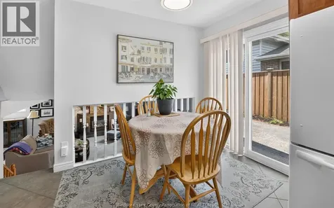 2509 Ellrose Windsor ON N8W 5E8