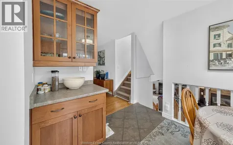 2509 Ellrose Windsor ON N8W 5E8