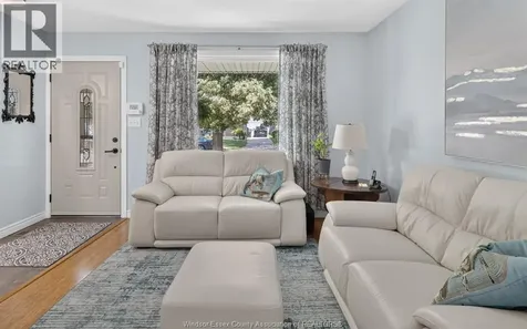 2509 Ellrose Windsor ON N8W 5E8