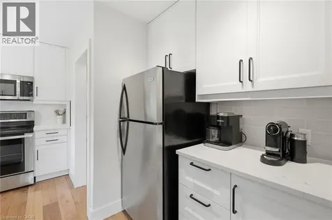 16 Kings Forest Drive Hamilton ON L8T 4J3