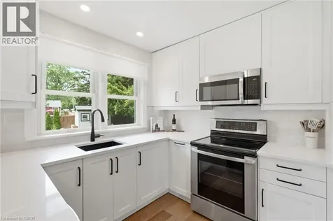 16 Kings Forest Drive Hamilton ON L8T 4J3
